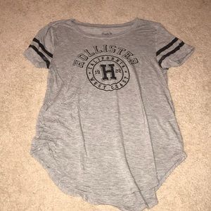 gray short-sleeve t-shirt